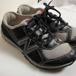 New Balance Black and Gray Athletic Shoes Boys 6 1/2W